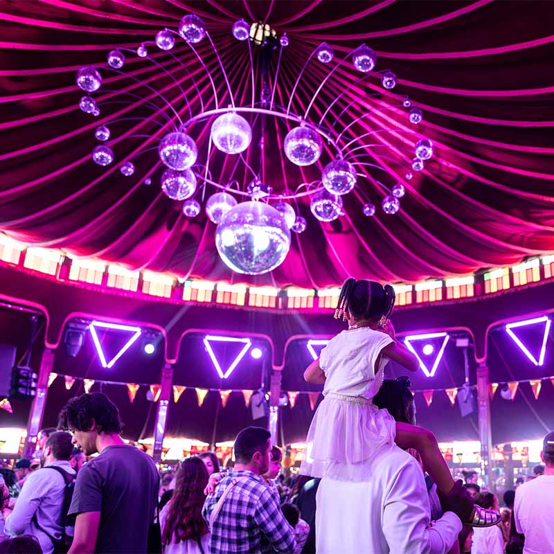 Visuel de l'événement Festival Mythos : Boum des enfants – Dj Cup of Tea - dimanche 12 avril 2026